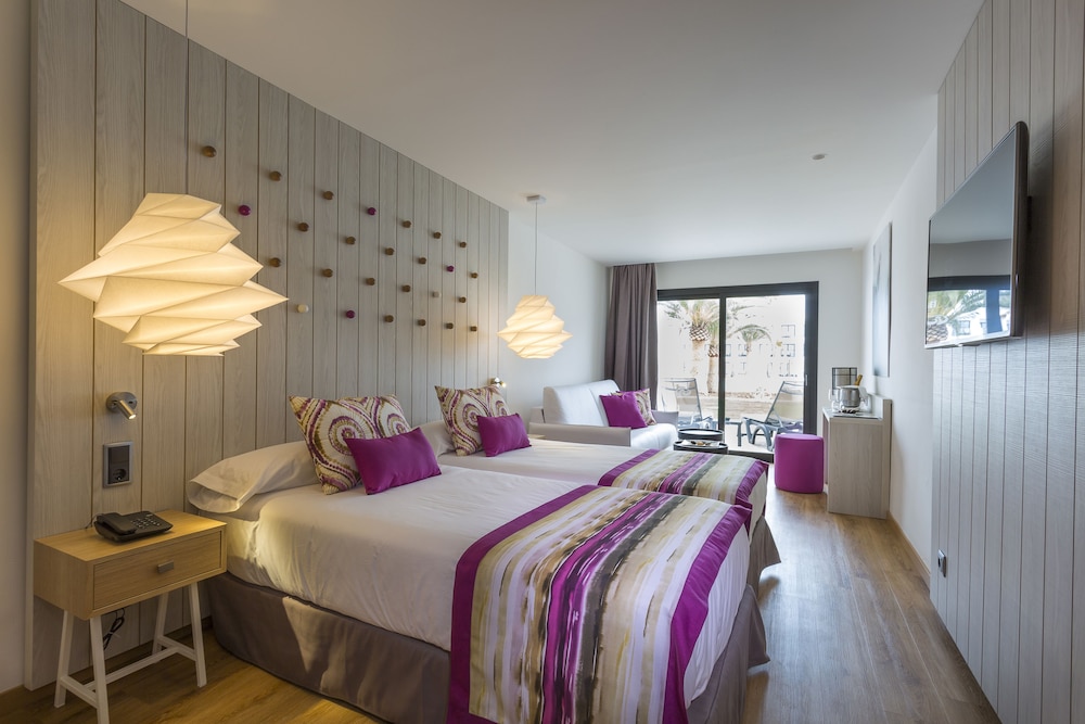 Superior Room (2 + 2)