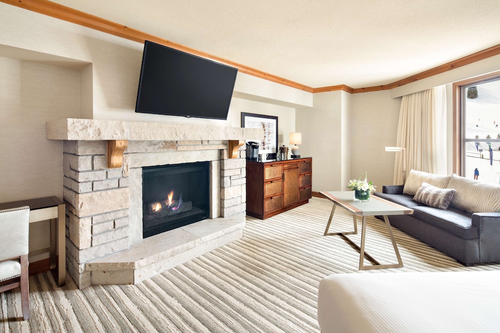 Junior Suite, 1 King Bed (Park, Fireplace) - Photo 1