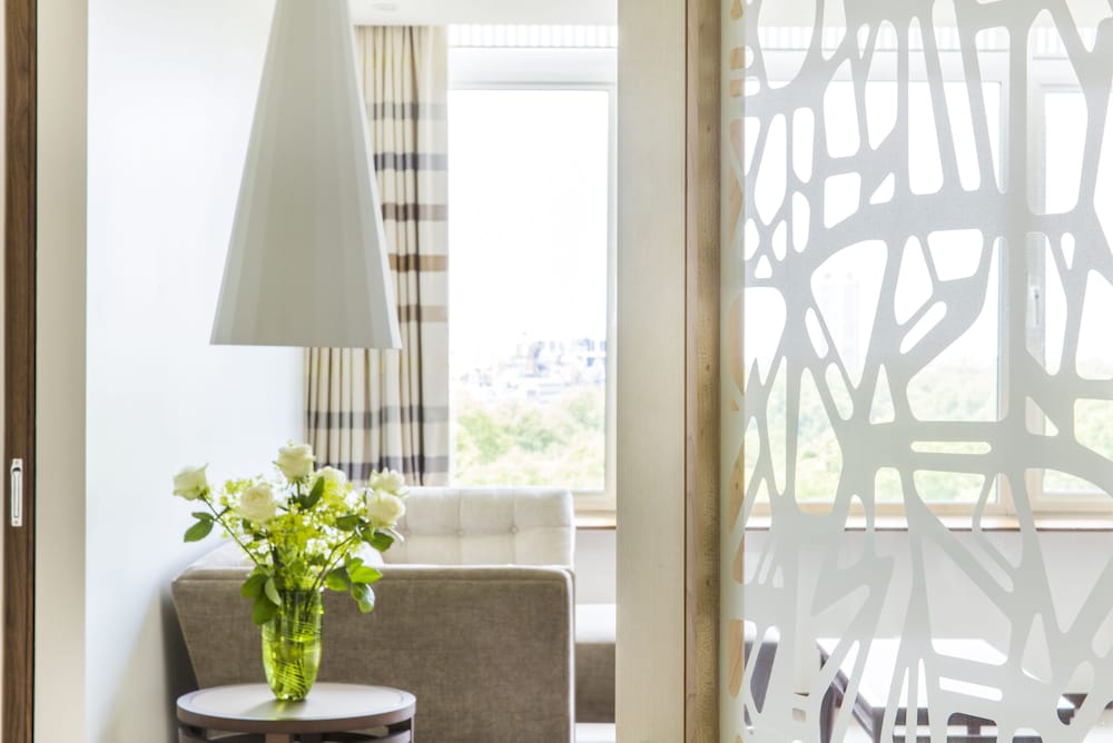 Suite (Metropolitan)