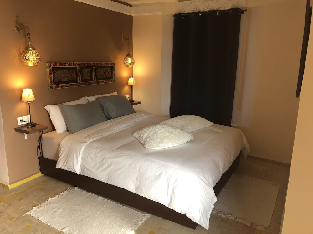 Panoramic Room