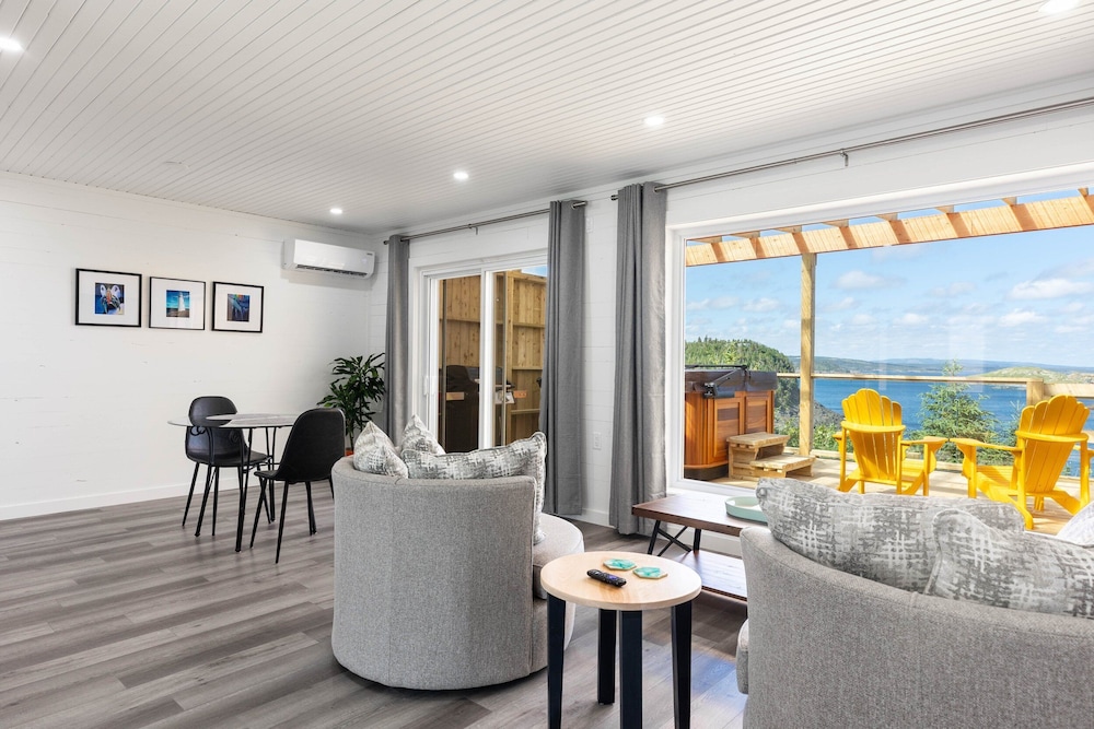Cottage, Ocean View, Oceanfront photo 2