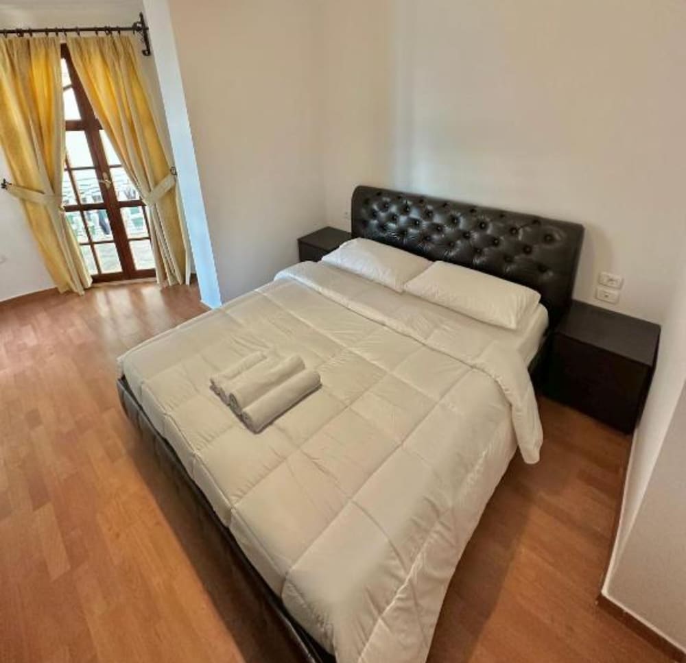 Deluxe Double Room, Partial Sea View photo 2