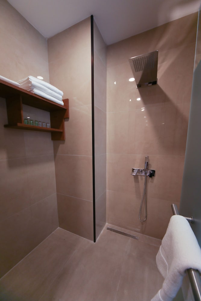 Standard Triple Room photo 3