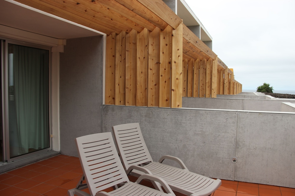 Standard Double Room, 1 Bedroom, Patio, Partial Ocean View photo 3
