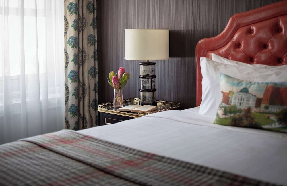 Room, 1 King Bed, Bathtub (Mobility & Hearing)