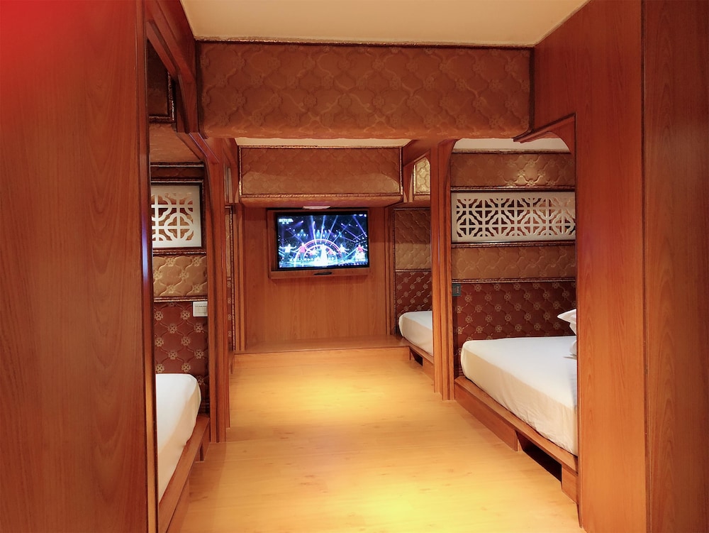 Family Quadruple Room, No Windows