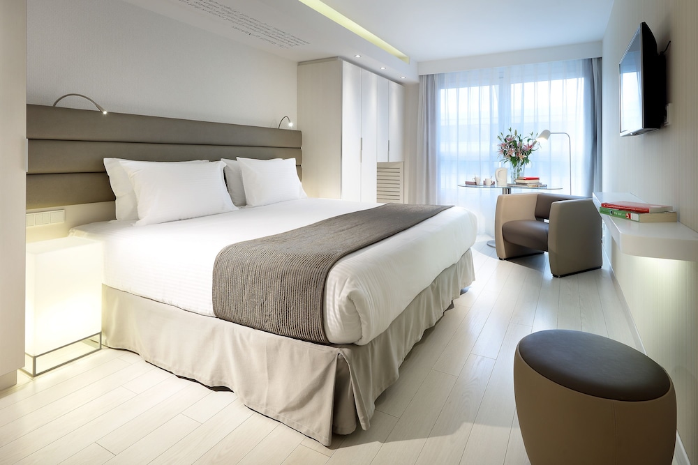 Standard Double or Twin Room - Photo 2