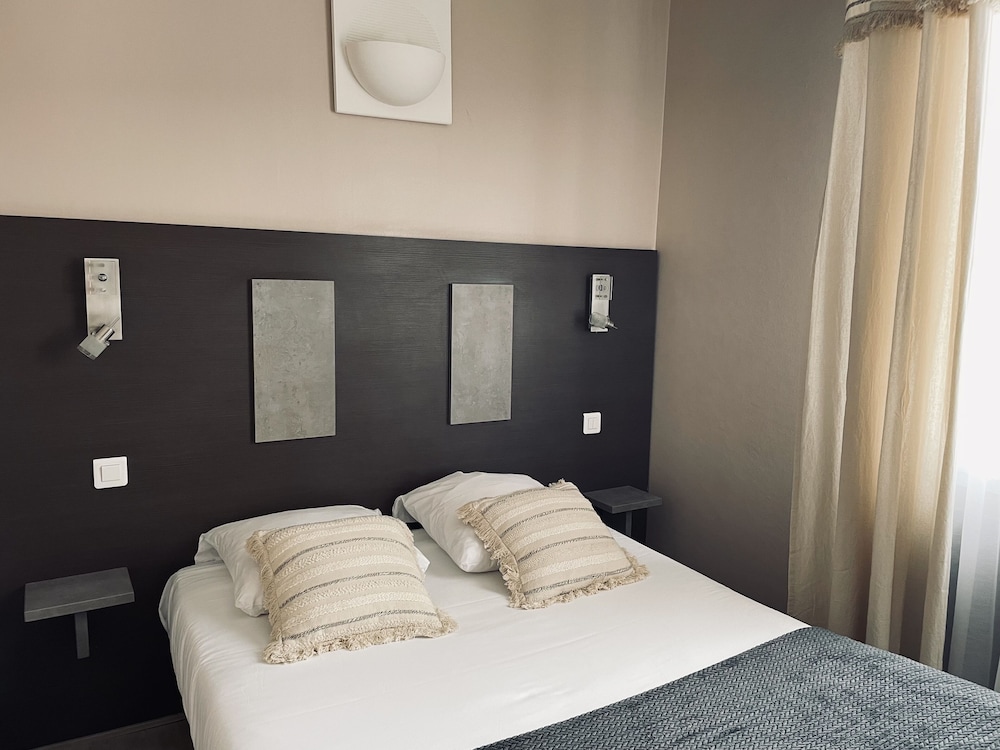 Standard Double Room - Photo 3