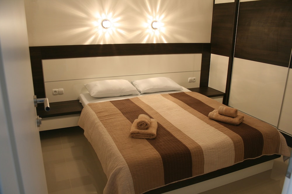 Luxury Condo, 3 Bedrooms, Accessible, Ground Floor photo 3