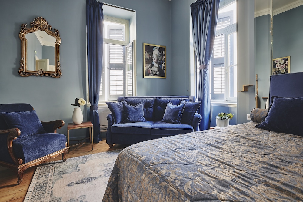 Senior Suite, Garden View (Queen Suite) photo 2