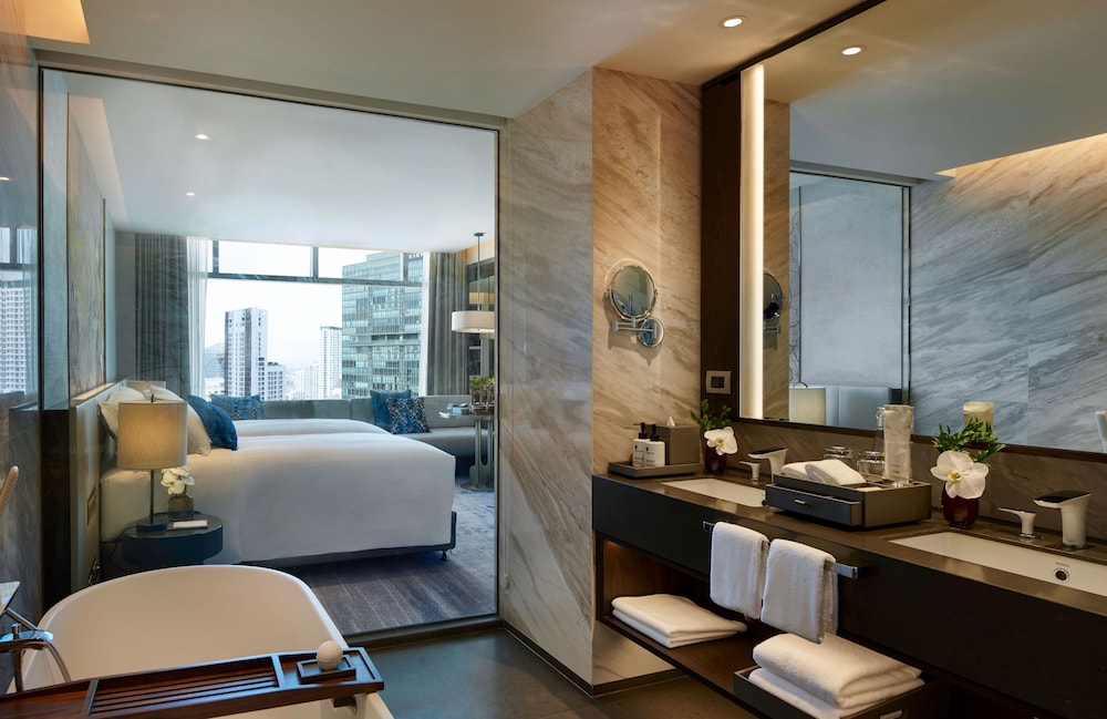 Club Twin Room