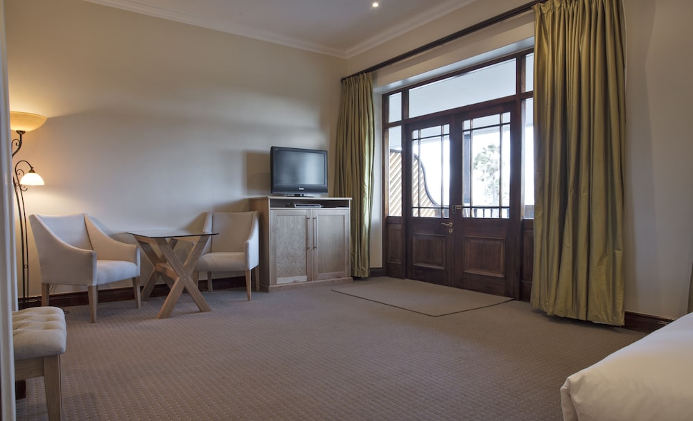 Executive Room, 1 Bedroom, Garden View thumbnail 5