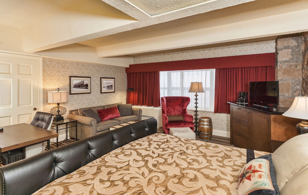 Luxury Room, 1 King Bed with Sofa bed, Lake View