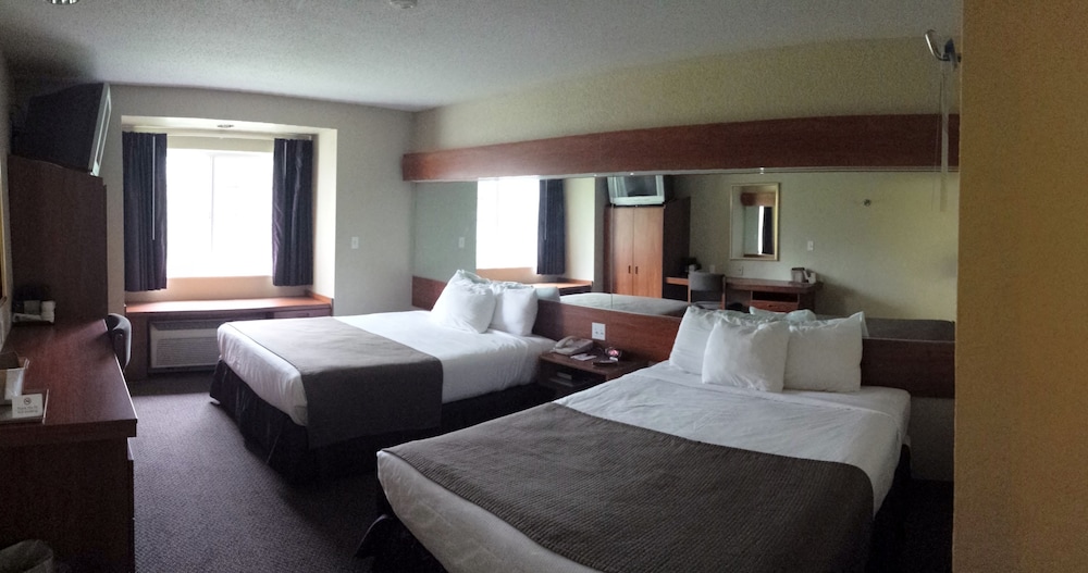 Room, Accessible, Microwave - Photo 3
