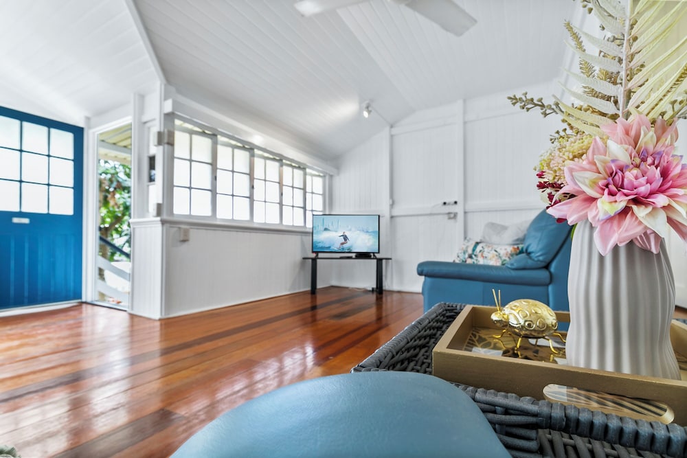 Classic House, Balcony, Garden View photo 1