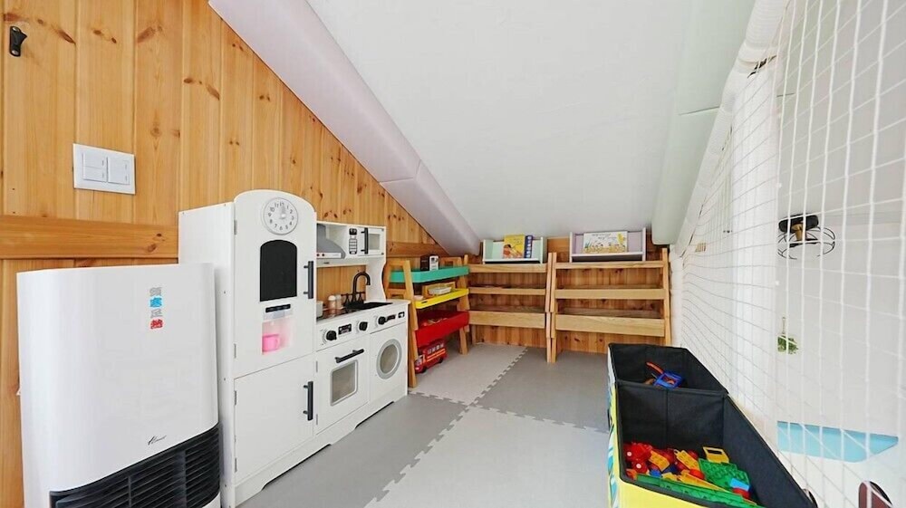 Room (Kids Private House) - Photo 2