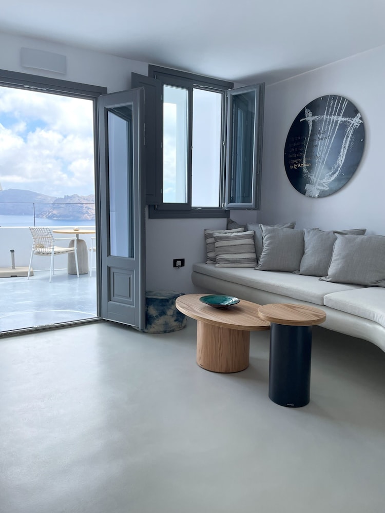 The Musician's Suite with Hot Tub & Caldera View - Photo 1