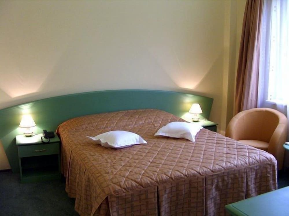 Double Room - Photo 2