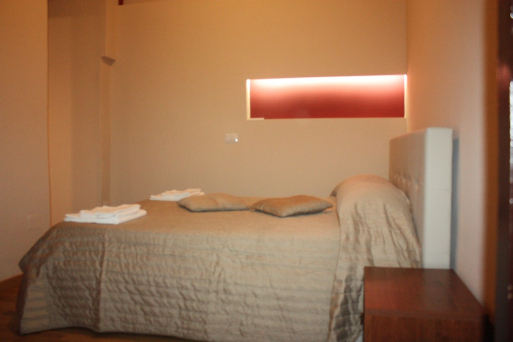 Economy Double Room, 1 Bedroom, Private Bathroom, Tower photo 2