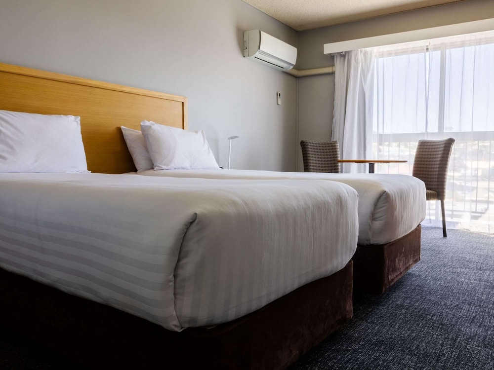 Standard Room, Multiple Beds, Accessible, Non Smoking photo 2