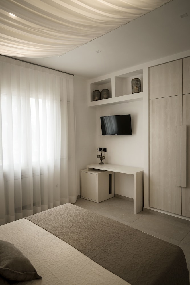 Economy Double Room photo 2
