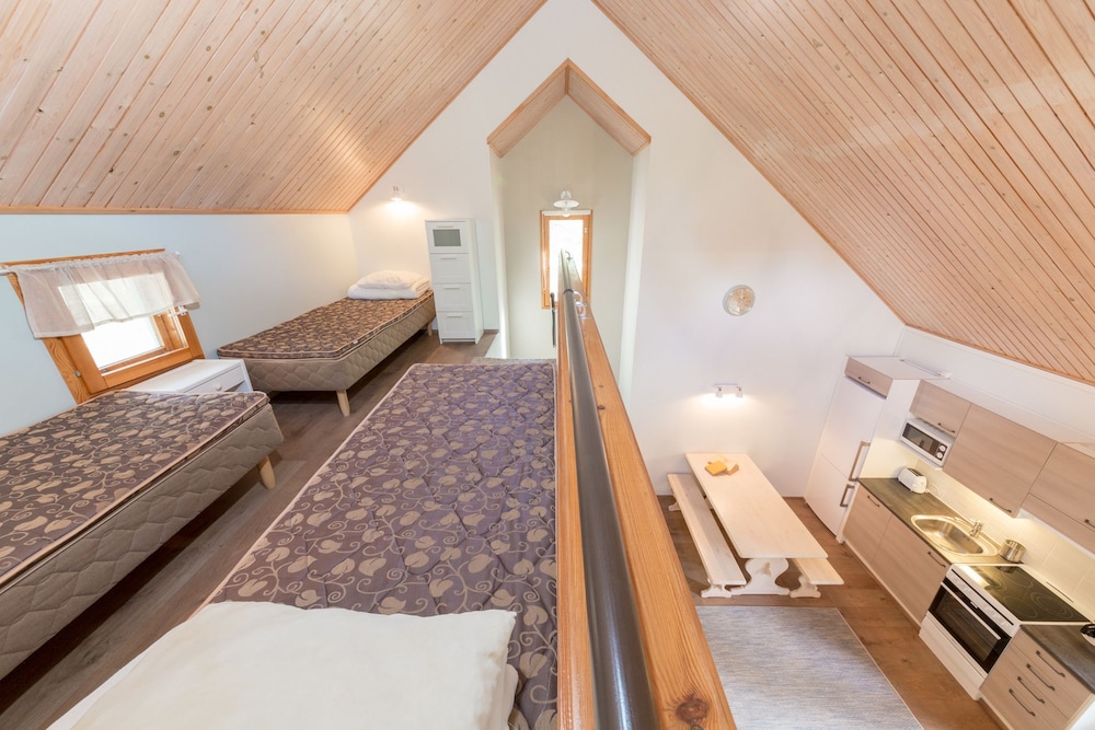 Cottage, multiple beds (5-6 Adults) - Photo 11