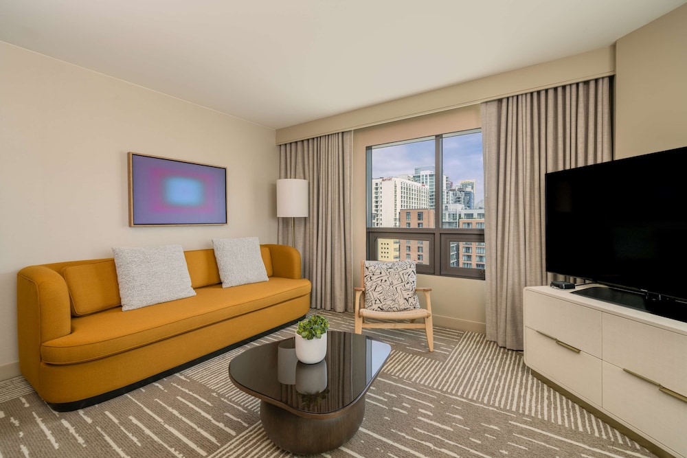 Premium 1 Bedroom Suite - 1 King