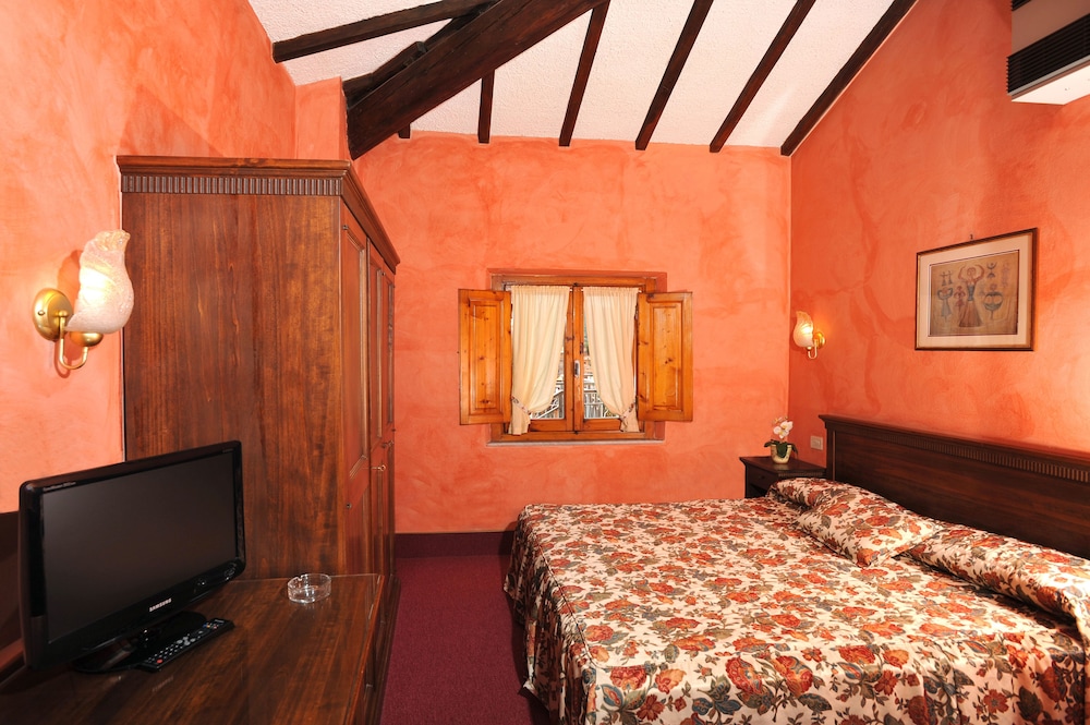 Superior Double Room Single Use photo 3