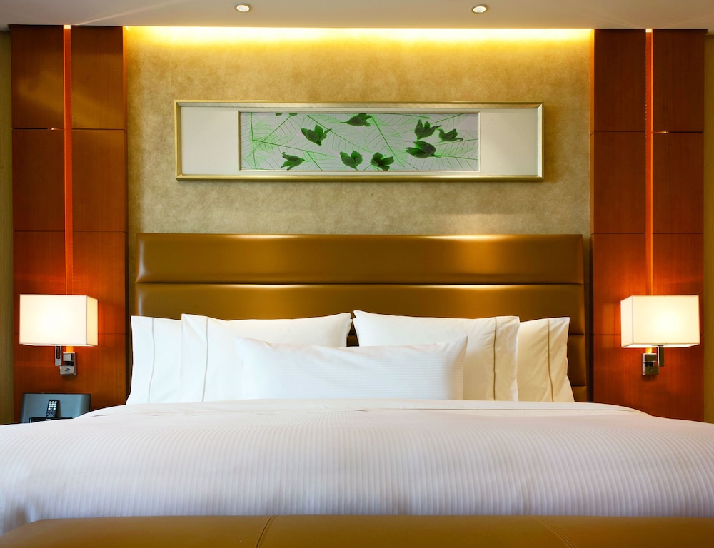 Deluxe Room, 1 King Bed (View) - Photo 2