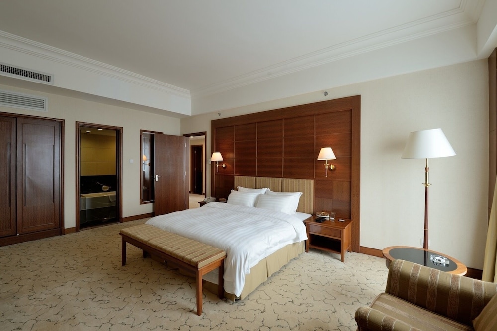 Executive Suite, River View