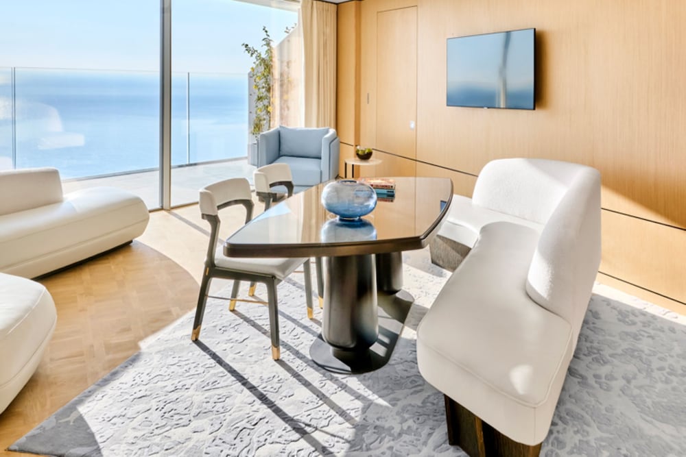 Sea View Suite - Photo 12