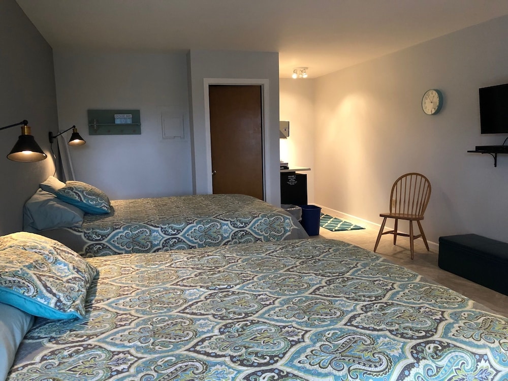 Standard Double Room, 2 Queen Beds, Non Smoking (Double Bed Room) photo 3