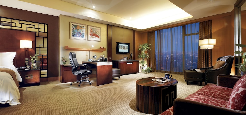 Executive Suite - Photo 4