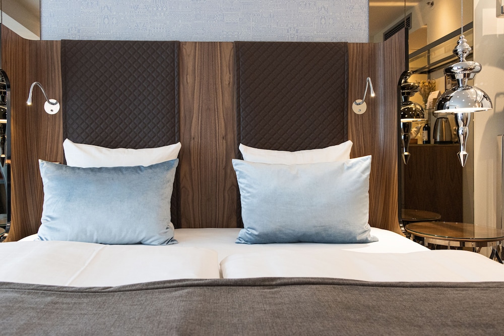 Tivoli Hotel - Photo 29
