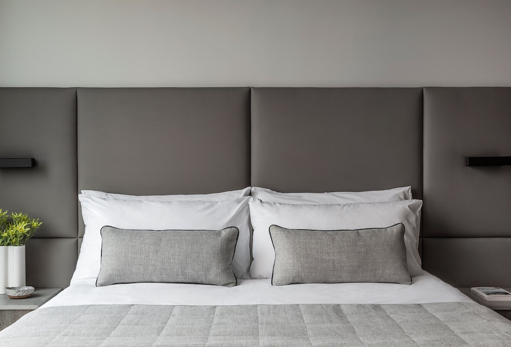 Deluxe Room Twin