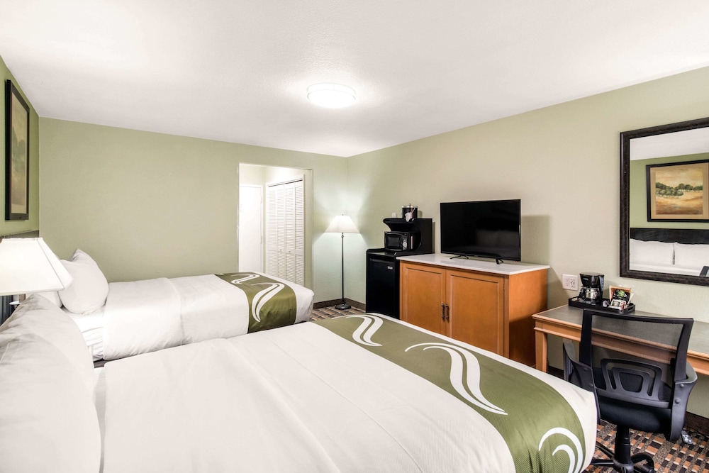 Standard Room, 2 Double Beds, Non Smoking photo 2