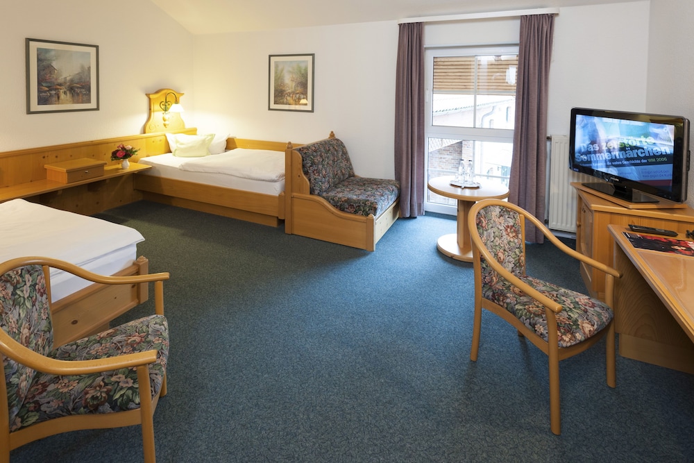 Classic Twin Room photo 3