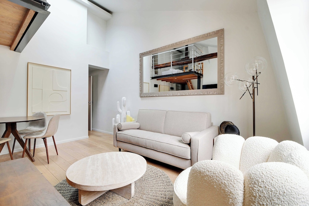 Apartment photo 1