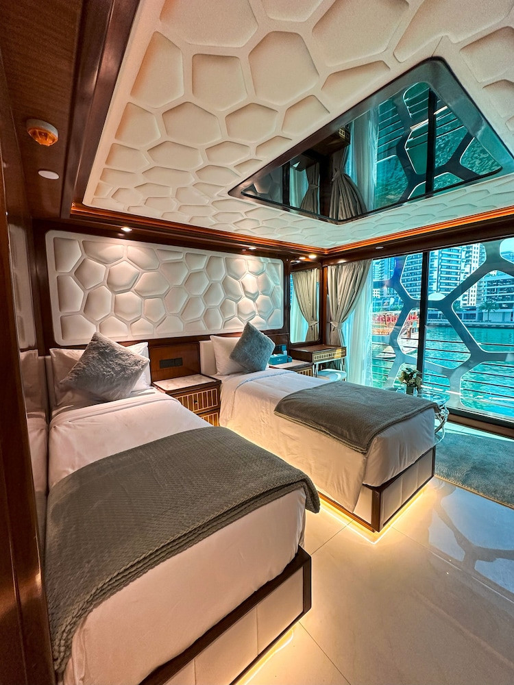 Superior Twin Room, Balcony photo 2