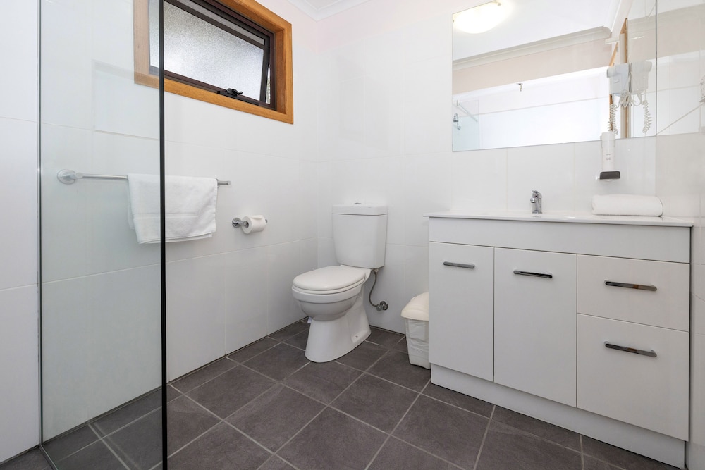 Standard Suite, 2 Bedrooms, Non Smoking, Kitchen (S/C Unit) photo 2