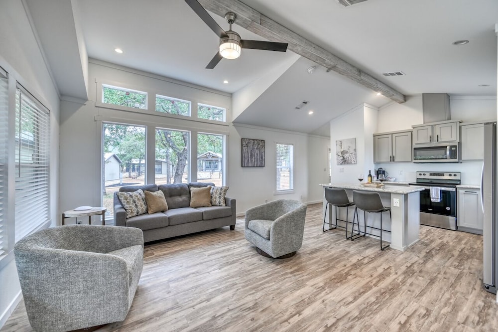 House, Multiple Beds, Patio (#15 3567 US 290 E)