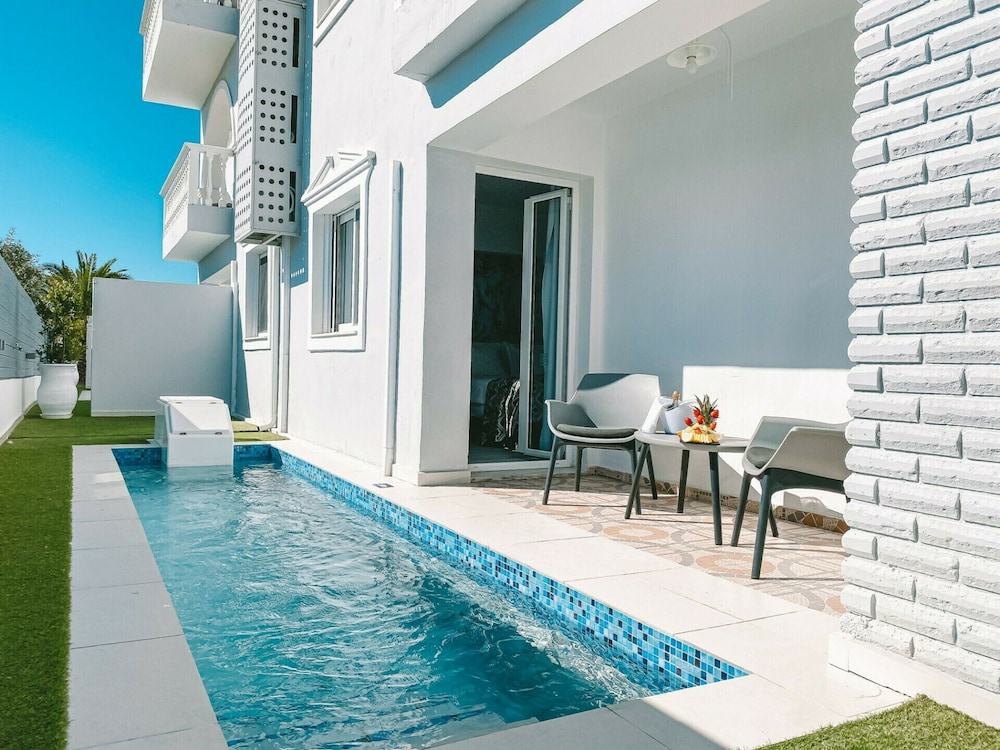 Deluxe Suite, Private Pool - Photo 1