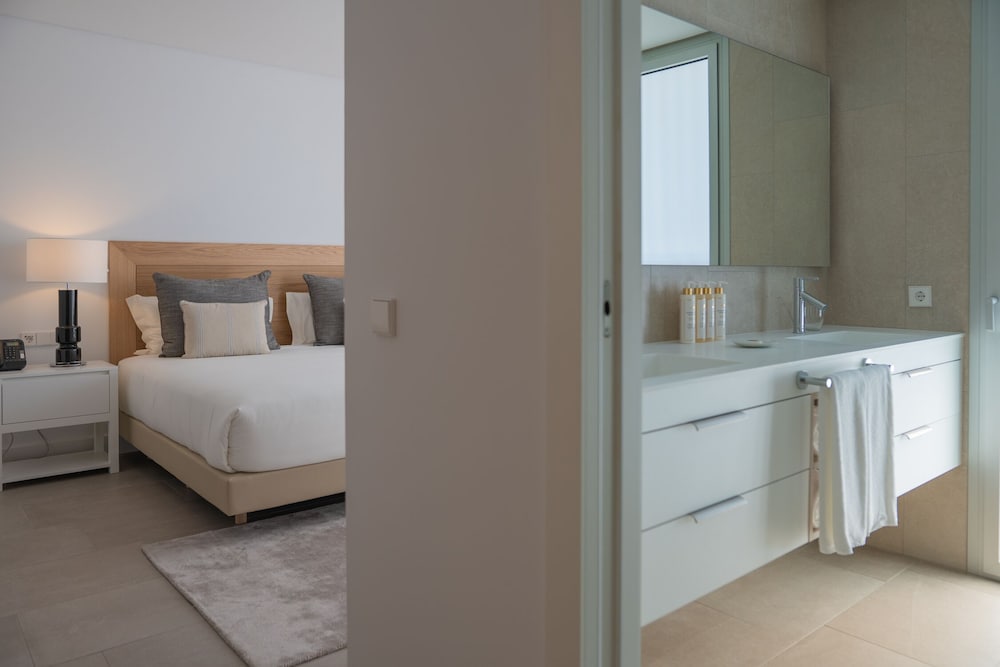 Suite, 3 Bedrooms, Terrace, Sea View photo 3
