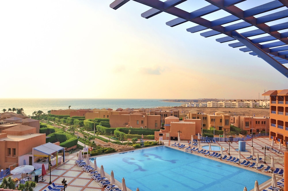 Deluxe Double Room, Pool View photo 2