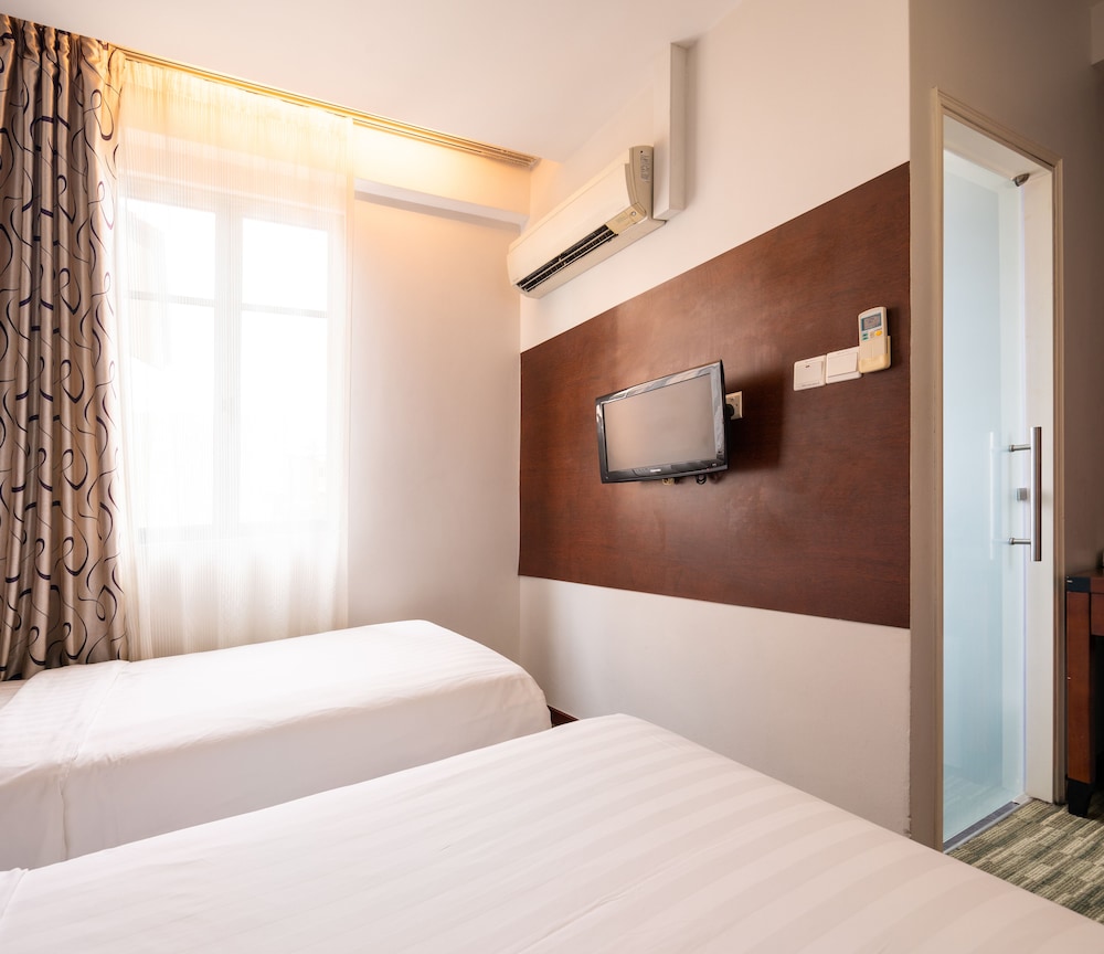 Deluxe Twin Room photo 3