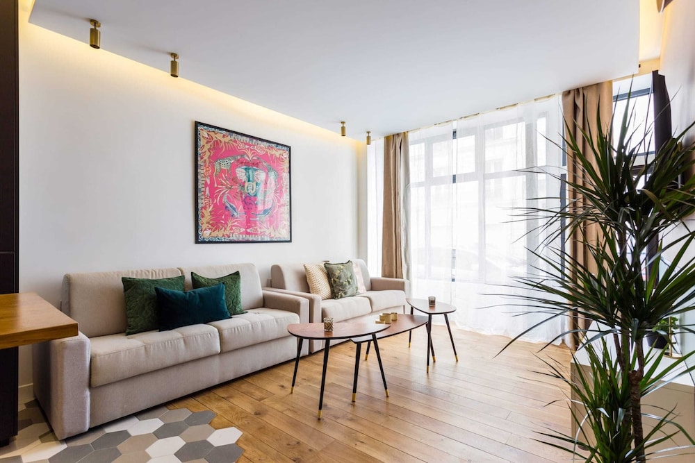 Apartment photo 1
