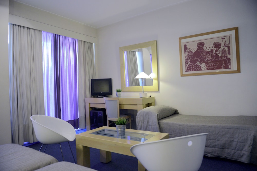 Family Room, 3 Twin Beds, Non Smoking (with Sofabed)