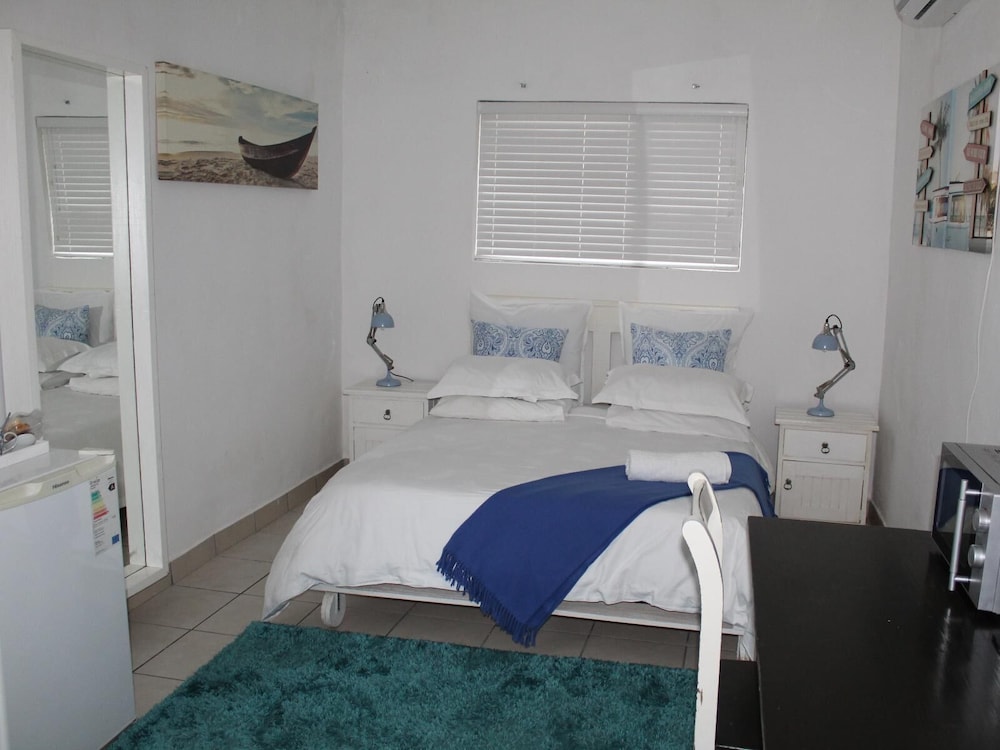 Economy Twin Room photo 1