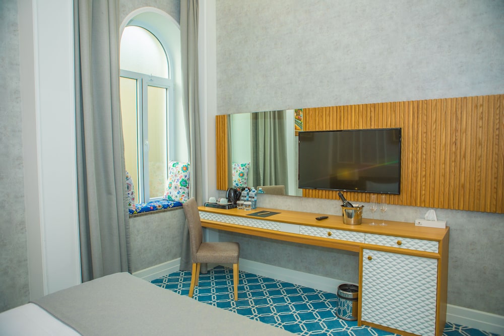 Superior Room, 1 King Bed - Photo 11