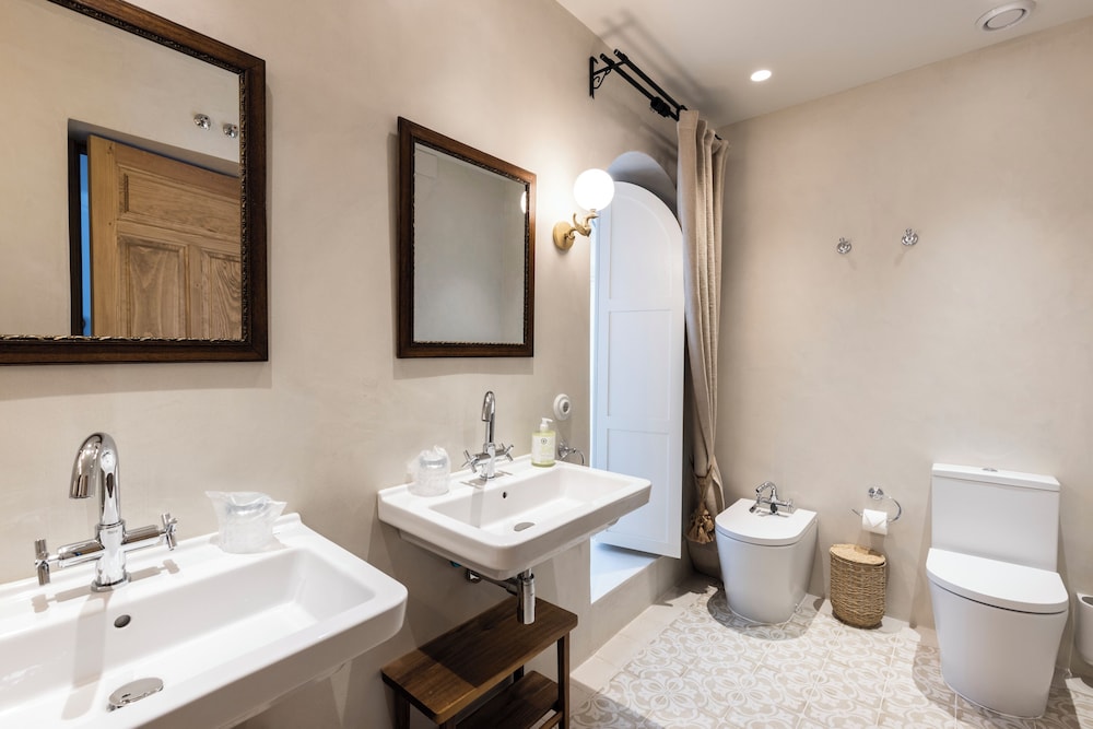 Standard Double Room - Photo 2